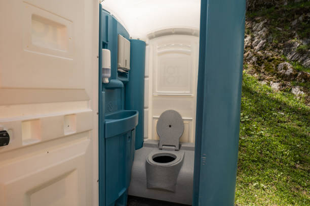Best Portable restroom solutions  in River Park, FL