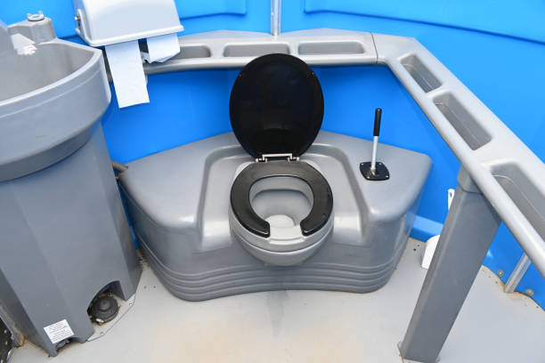 Portable restroom solutions in River Park, FL